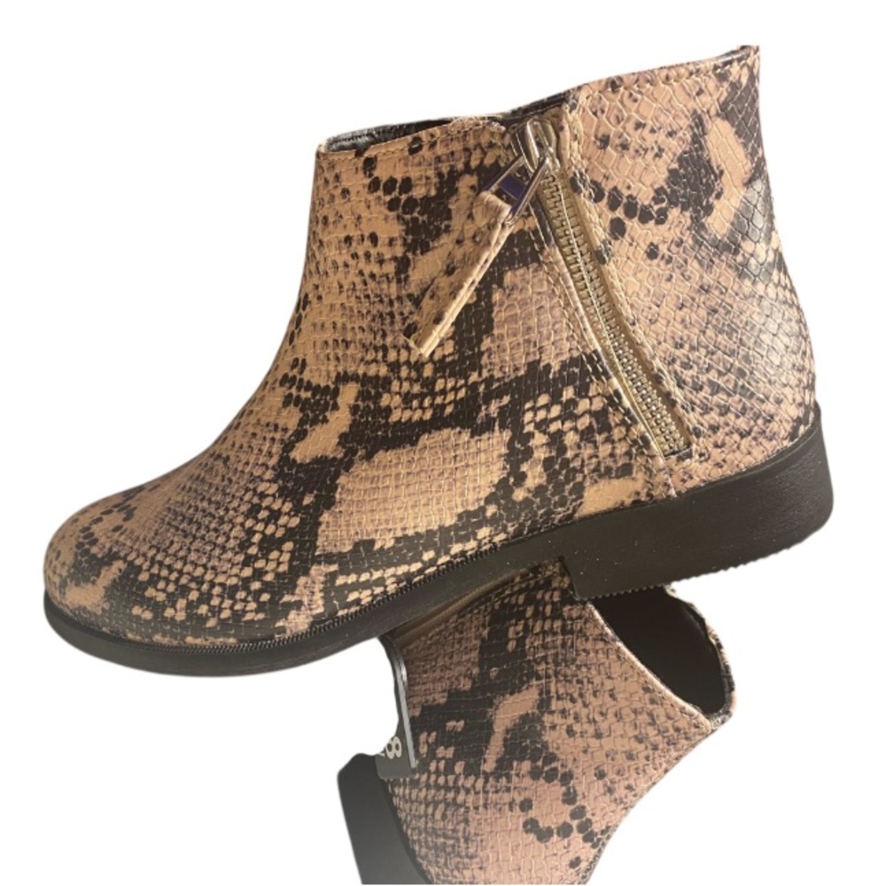 🎃SALE $10 Time and Tru Snakeskin Pattern Ankle Boots NWT Size 8W - Picture 3 of 6